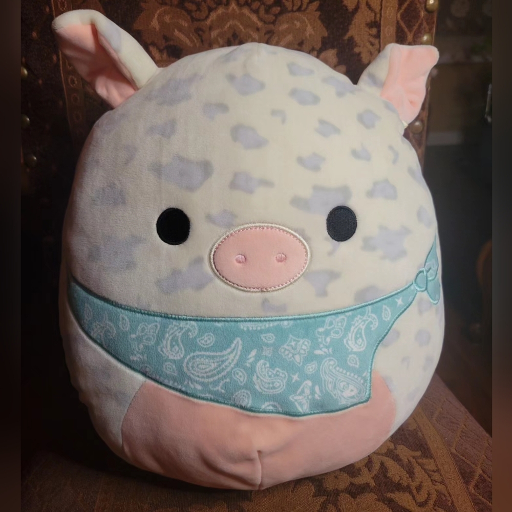 Rosie the pig Squishmallow